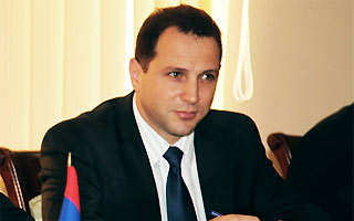 Экс-замминистра обороны Армении считает, что причина нежелания служить в ВС республики обусловлена атмосферой несправедливости