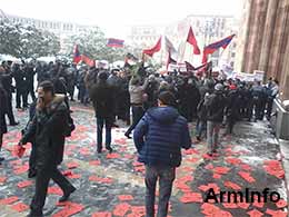 Инициатива <Армия в реальности> обвиняет полицию Армении в применении насилия и нарушении свободы выражения граждан