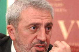 Արամ Մանուկյանն իշխանություններին խորհուրդ է տալիս հրաժարվել գյուղական համայնքների խոշորացման գաղափարից