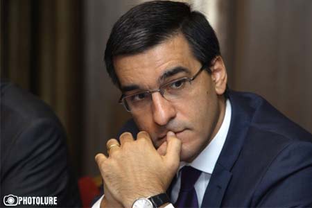 Մարդու իրավունքների պաշտպանը կոչ է անում հարգել մարդու իրավունքները և դադարեցնել հասարակությունը «նախկինների» ու «նորերի» բաժանելու փորձերը