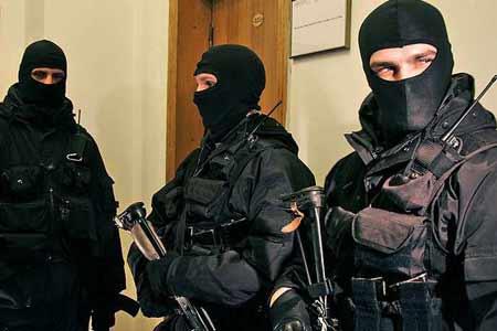 Полиция Армении обнаружила большое количество оружия и боеприпасов в одном из домов села Аруч Арагацотнской области страны