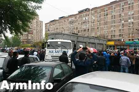 Since yesterday, all high-ranking officials and MPs from the RPA, on  the orders of the "tops" are personally mobilized in the process of   roads opening.