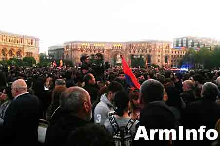 Налбандян призвал демонстрантов к диалогу