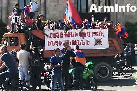 Pashinyan ordered at 17:00 to unlock all streets and roads in the country