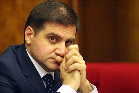 Խորհրդարանական Երկու տարի առաջ Հայաստանում տեղի ունեցած հեղափոխությունը պետք է պրոյեկցվի նաեւ Ռուսաստանի հետ հարաբերությունների վրա