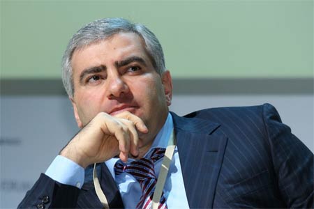 Адвокат: Домашний арест Самвелу Карапетяну продлен еще на месяц