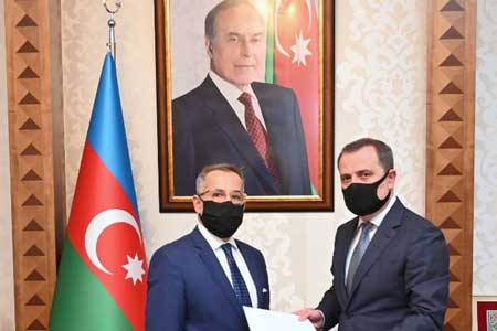 В Греции подвергли резкой критике своего посла за визит в оккупированный Шуши
