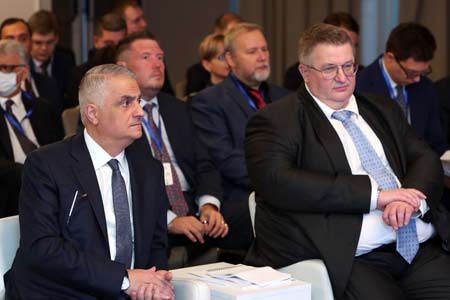Алексей Оверчук посетил Армению для обсуждения российско-армянского сотрудничества