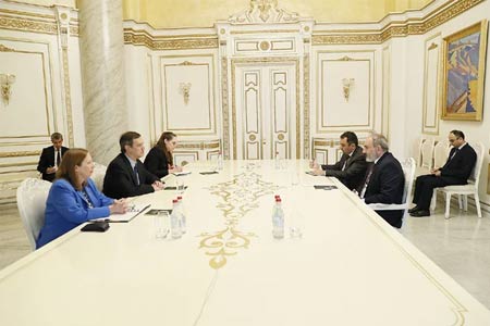 Pashinyan, Shaffer discuss peace agreement between Armenia and Azerbaijan