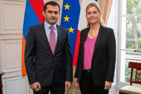 Франция подтверждает свою солидарность с Арменией и армянским народом - Брон-Пиве