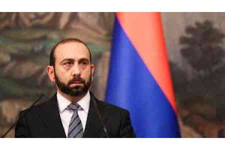 Глава МИД Армении провел ряд встреч в Гааге