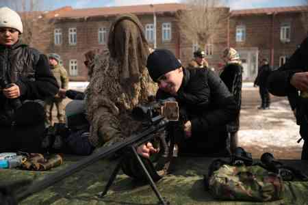 На 102-й военной базе в Гюмри отпраздновали День защитника Отечества