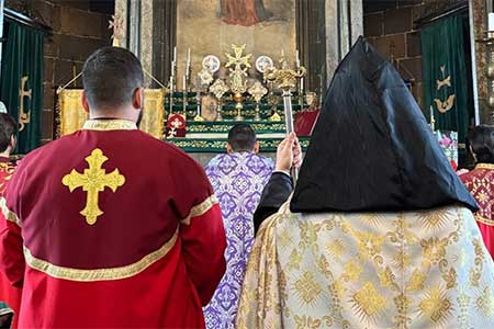 Священнослужители епархии ААЦ не намерены подчиняться требованиям суда о восстановлении в должности руководителя смещенного епископа