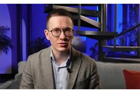 Russian political scientist: Trump`s ratings plunge amid domestic divide and conflict in relations with allies in Europe and Asia