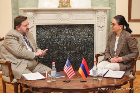  Timeframe for return of funds received from sale of ex-minister`s Los  Angeles mansion discussed in Yerevan 