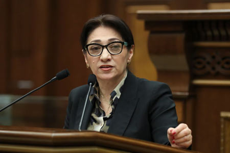 Оппозиционный депутат назвала вандализмом реставрационные работы на мемориальном комплексе Цицернакаберд