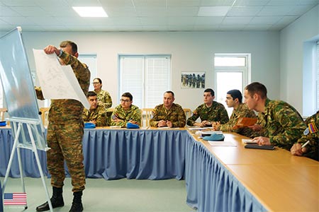 Представители Национальной гвардии Канзаса вместе с армянскими миротворцами провели тренинги по оперативному планированию