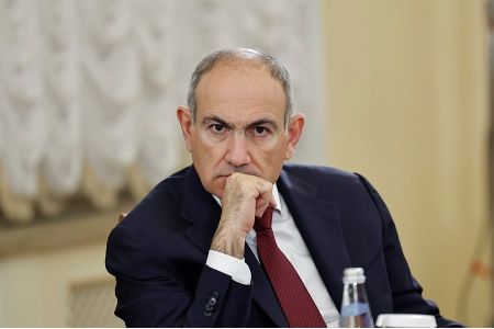 Премьер: тему возвращения в Армению 300 тысяч азербайджанцев поднимает трехголовая партия войны