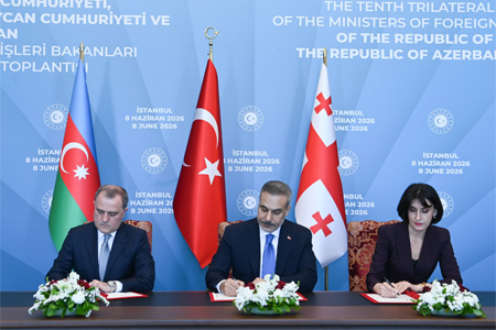Վրաստանի, Թուրքիայի և Ադրբեջանի ԱԳ նախարարները Ստամբուլում կայացած հանդիպման արդյունքներով համատեղ հռչակագիր են ստորագրել