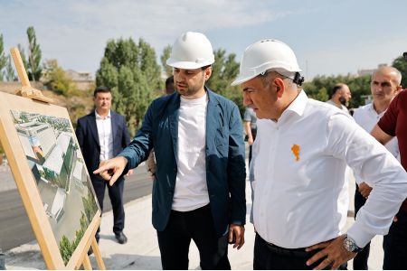Armenian Prime Minister reviews preparations for COP-17