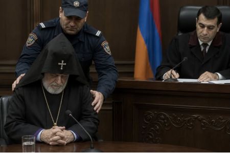 Судья по уголовному делу в отношении Католикоса Всех Армян заявил о самоотводе – заседание продлилось менее 30 минут